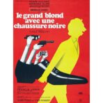 affiche le grand blond avec une chaussure noir