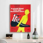 affiche le grand blond avec une chaussure noir