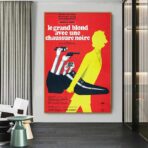 affiche le grand blond avec une chaussure noir