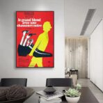 affiche le grand blond avec une chaussure noir