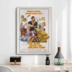 affiche l'homme au pistolet d'or