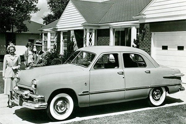 annees 50 aux etats-unis ford custom fordor sedan
