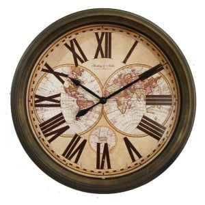 horloge avec mappemonde