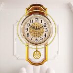 horloge murale vintage avec balancier