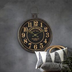 horloge vintage en métal