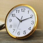 horloge vintage plastique