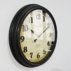 horloge vintage usine