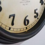 horloge vintage usine