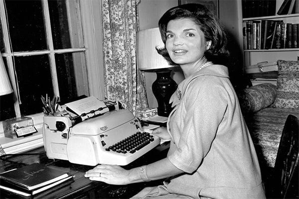 comment etait la vie avant internet jackie kennedy machine à écrire