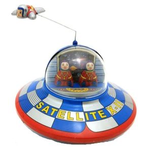 soucoupe volante jouet vintage